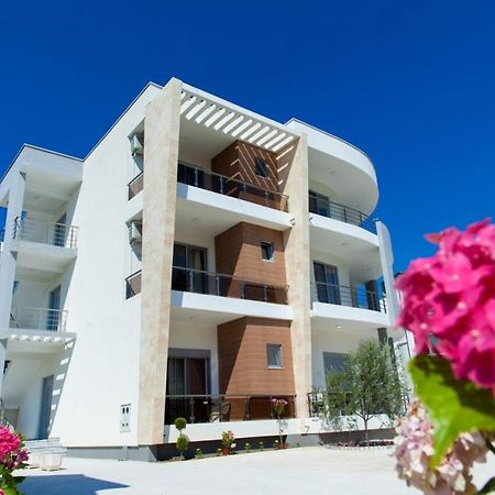 Demiri Apartments อุลซิน ภายนอก รูปภาพ