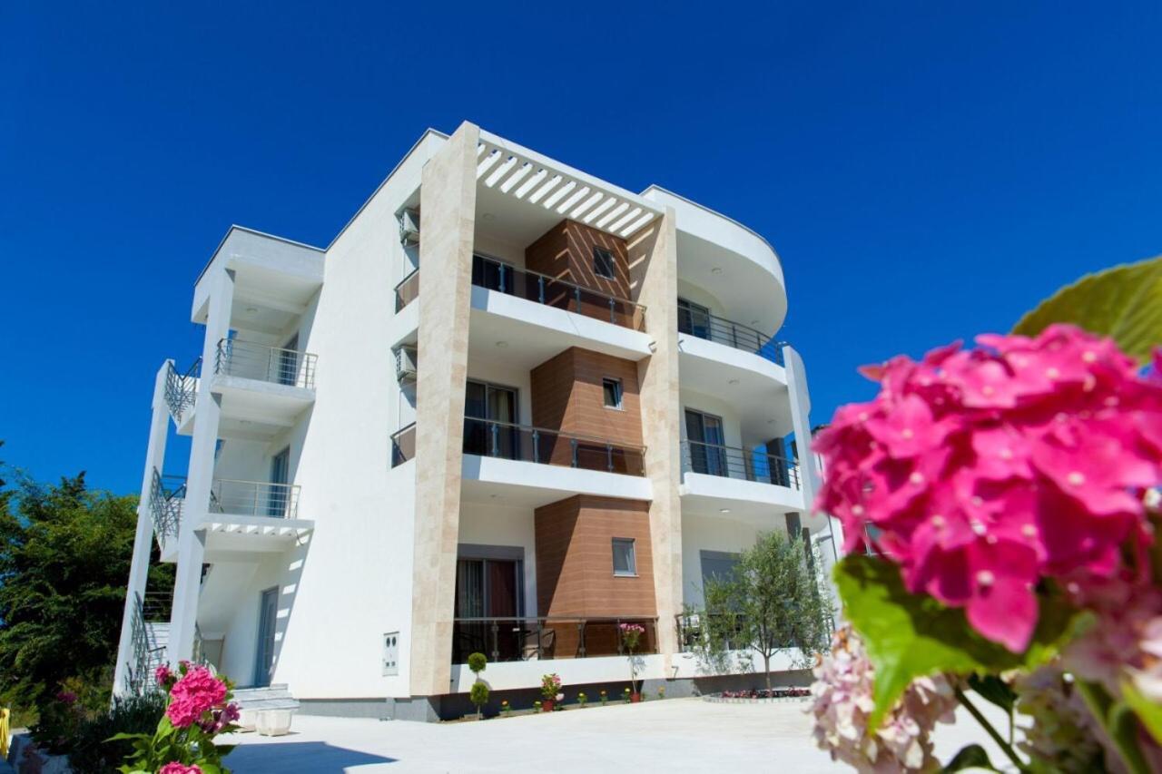 Demiri Apartments อุลซิน ภายนอก รูปภาพ