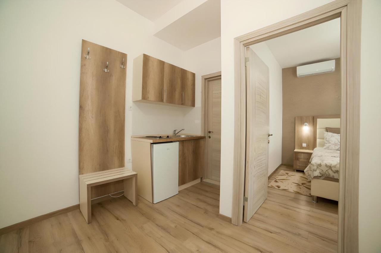 Demiri Apartments อุลซิน ภายนอก รูปภาพ