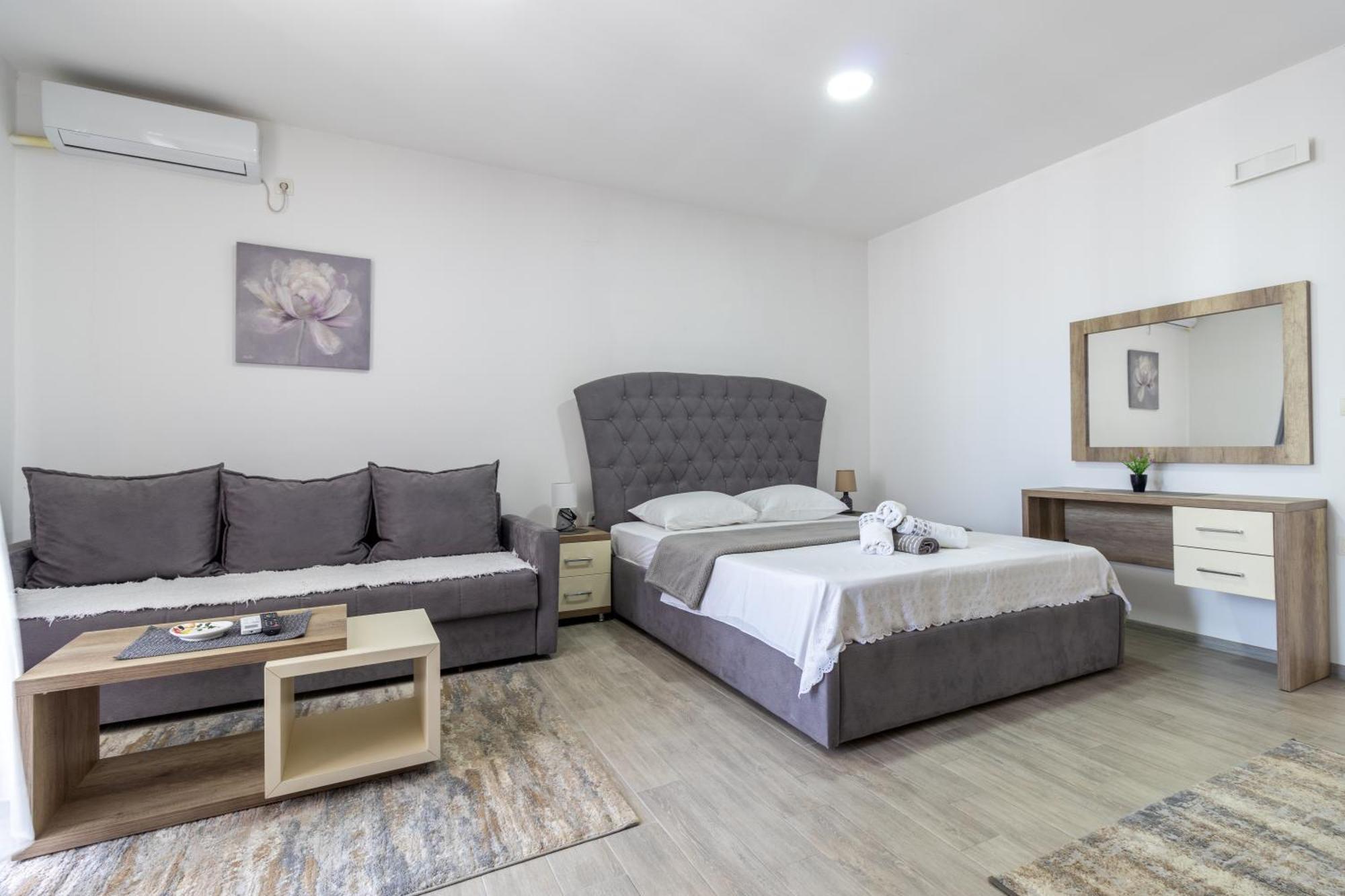 Demiri Apartments อุลซิน ภายนอก รูปภาพ