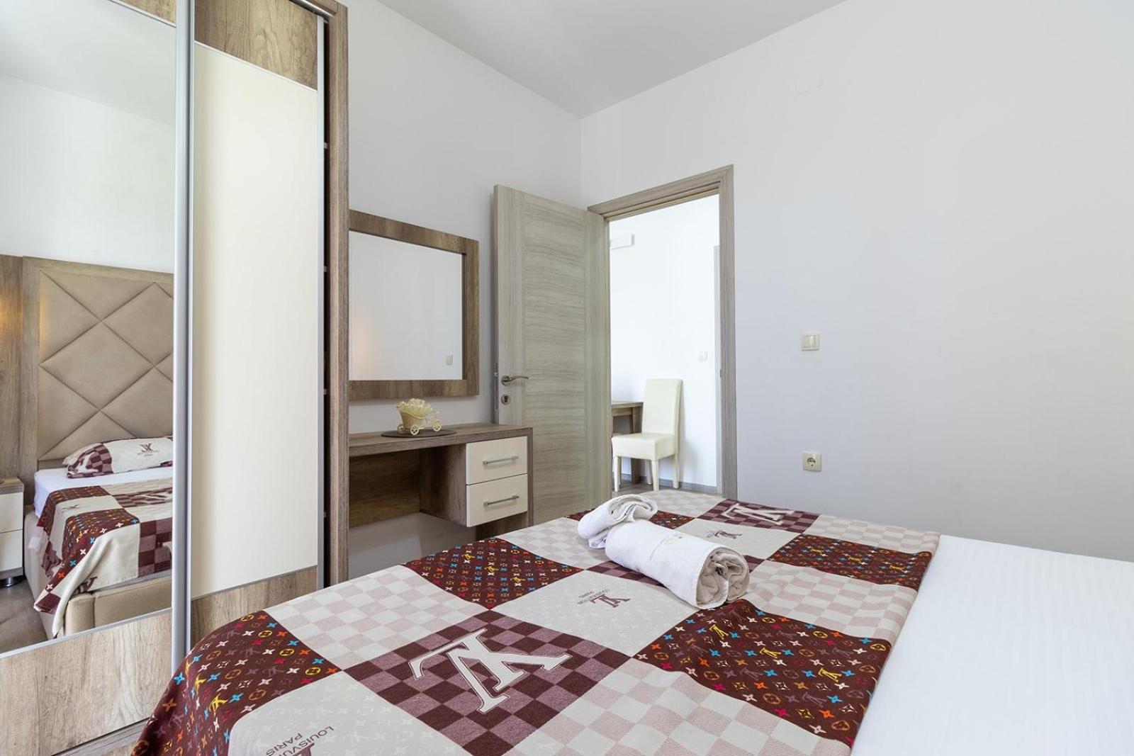 Demiri Apartments อุลซิน ภายนอก รูปภาพ