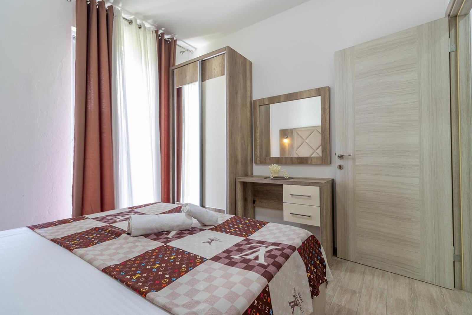 Demiri Apartments อุลซิน ภายนอก รูปภาพ