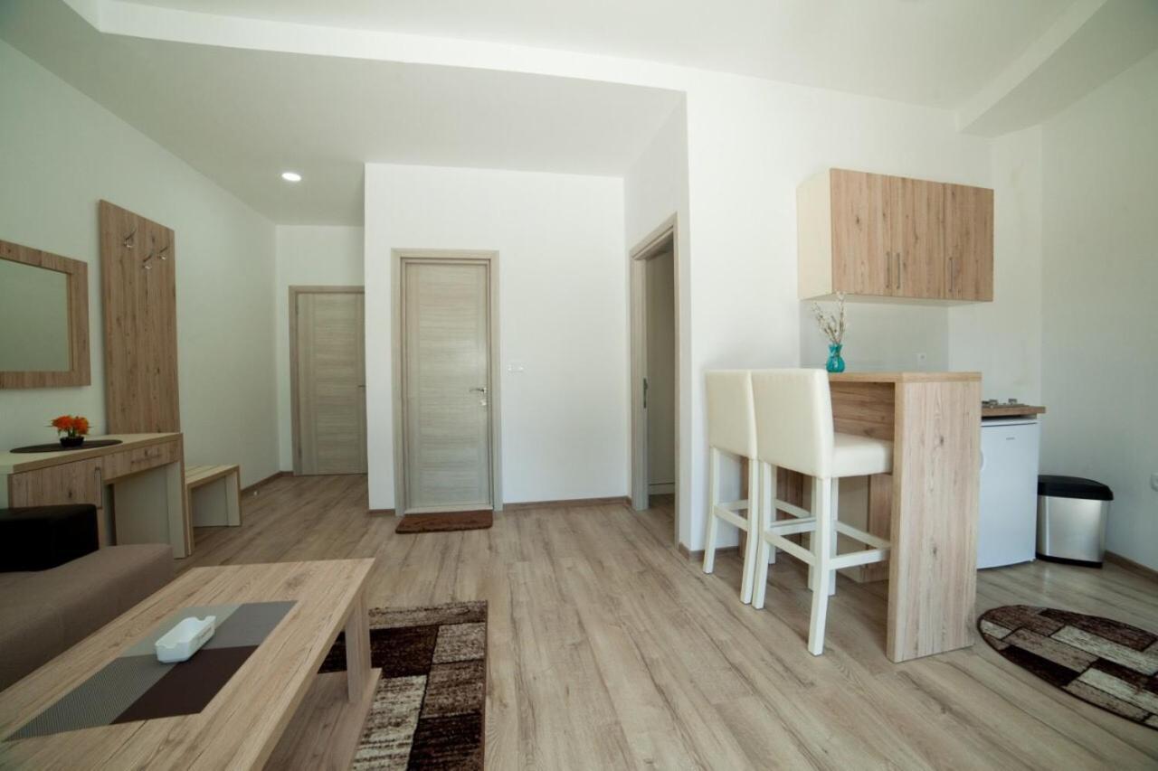 Demiri Apartments อุลซิน ภายนอก รูปภาพ