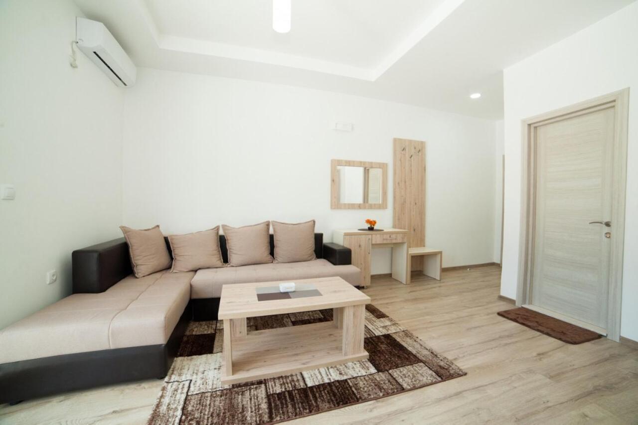 Demiri Apartments อุลซิน ภายนอก รูปภาพ